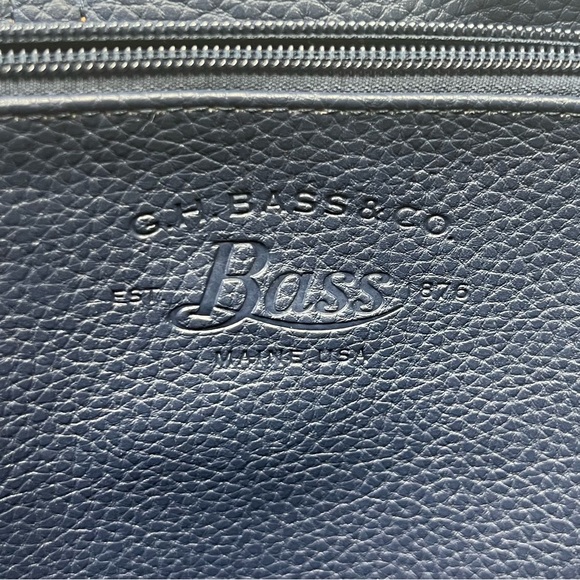 G.H. Bass & Co caramel vegan leather tote bag with navy blue crossbody strap - Picture 2 of 16